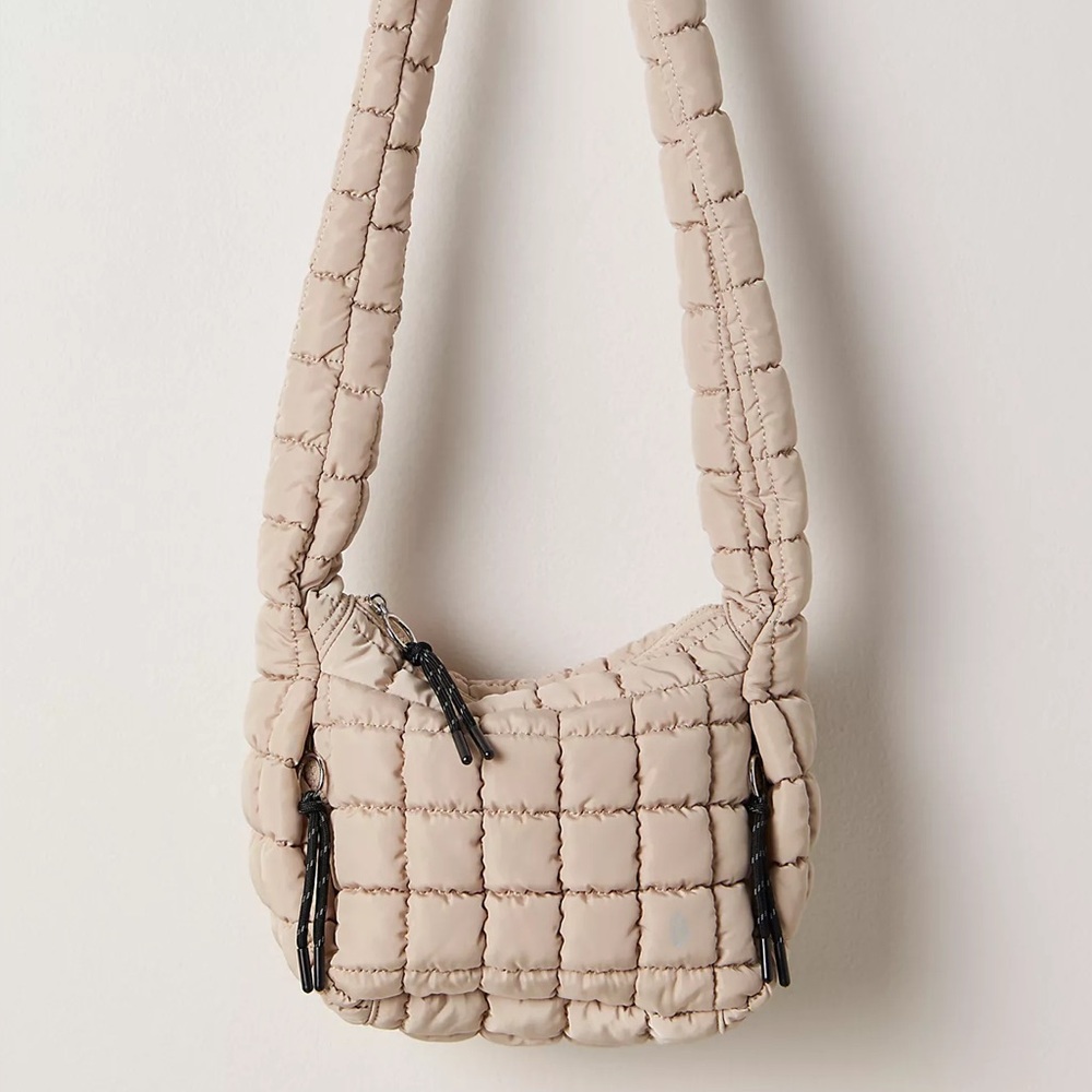FP Movement by Free People Quilted Baby Carryall Sling Bag NEW WITHOUT TAGS - Picture 2 of 3